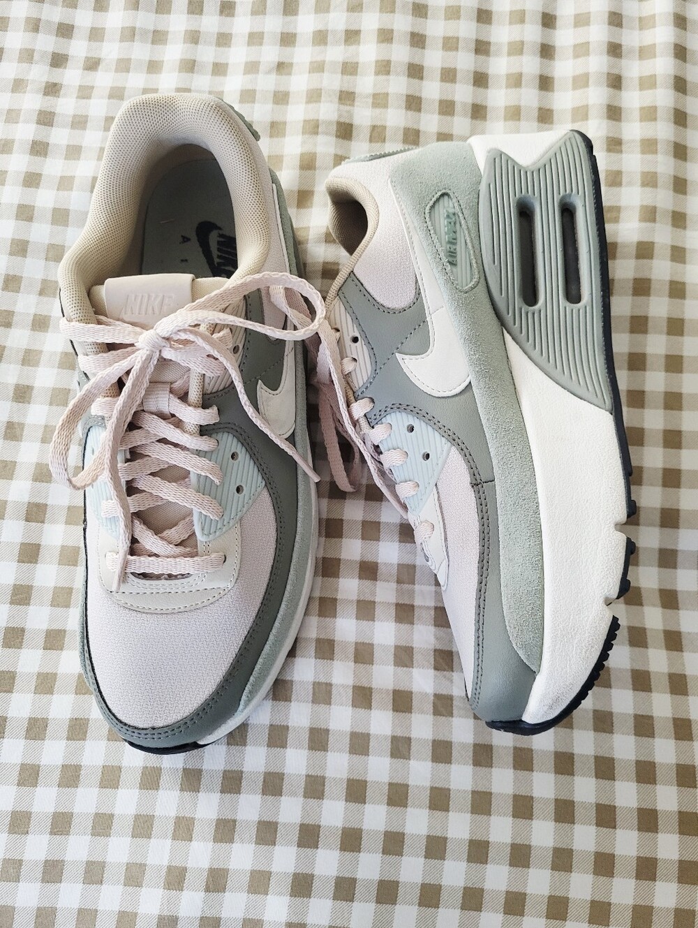 Nike Air Max 90 LV8 Sneakers, Sanddrift And Jade Horizon Colorway, Women's 9.5 - Picture 2 of 12